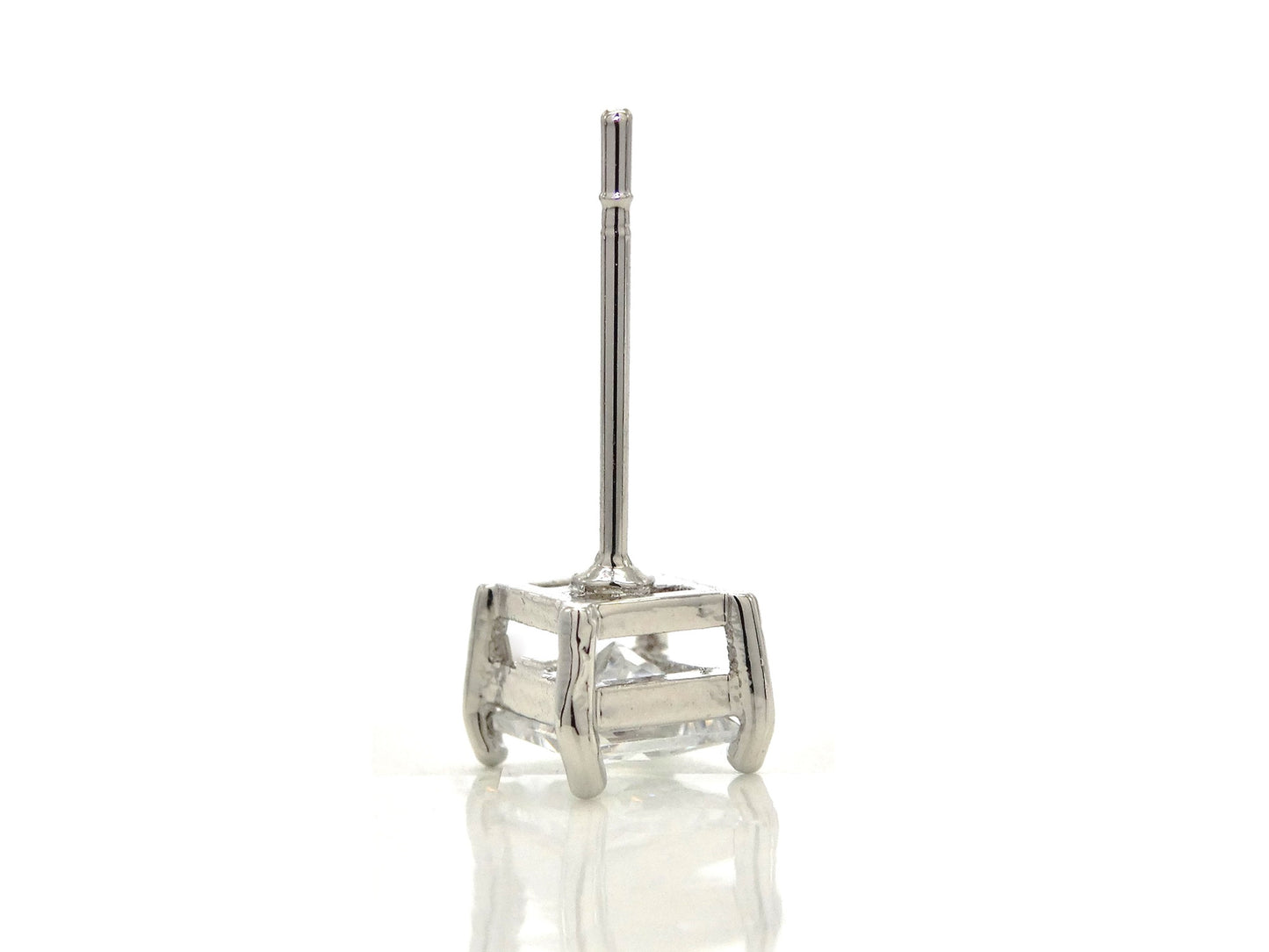 Clear princess silver stud earrings PIN