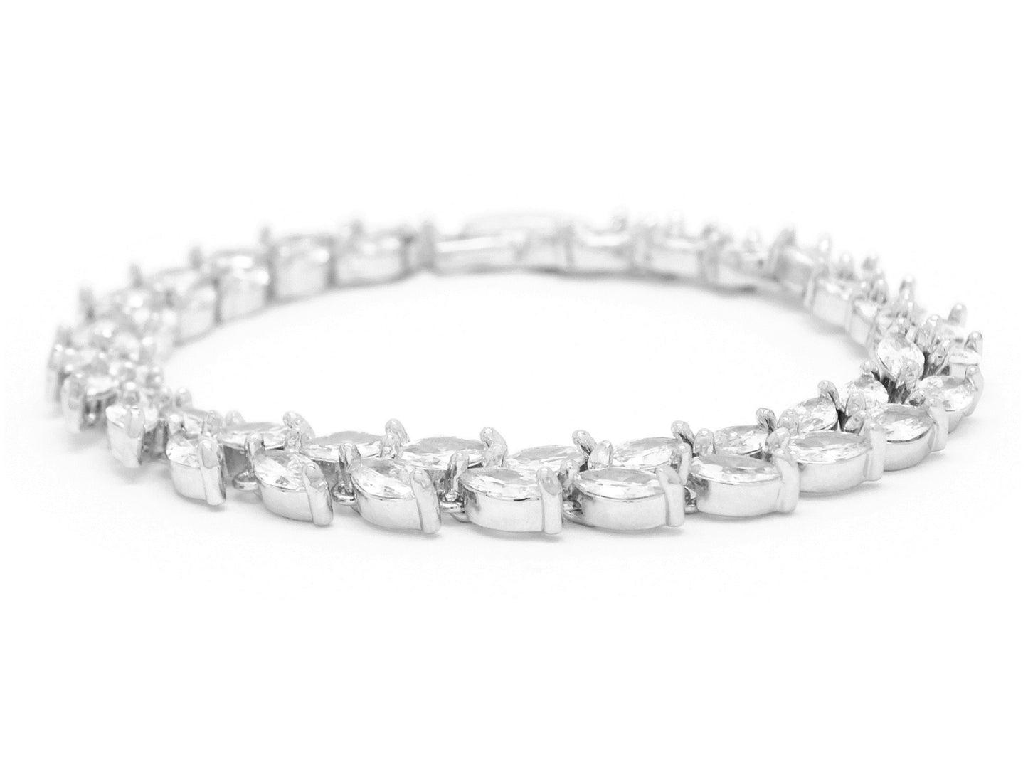 White marquise white gold bracelet DISPLAY
