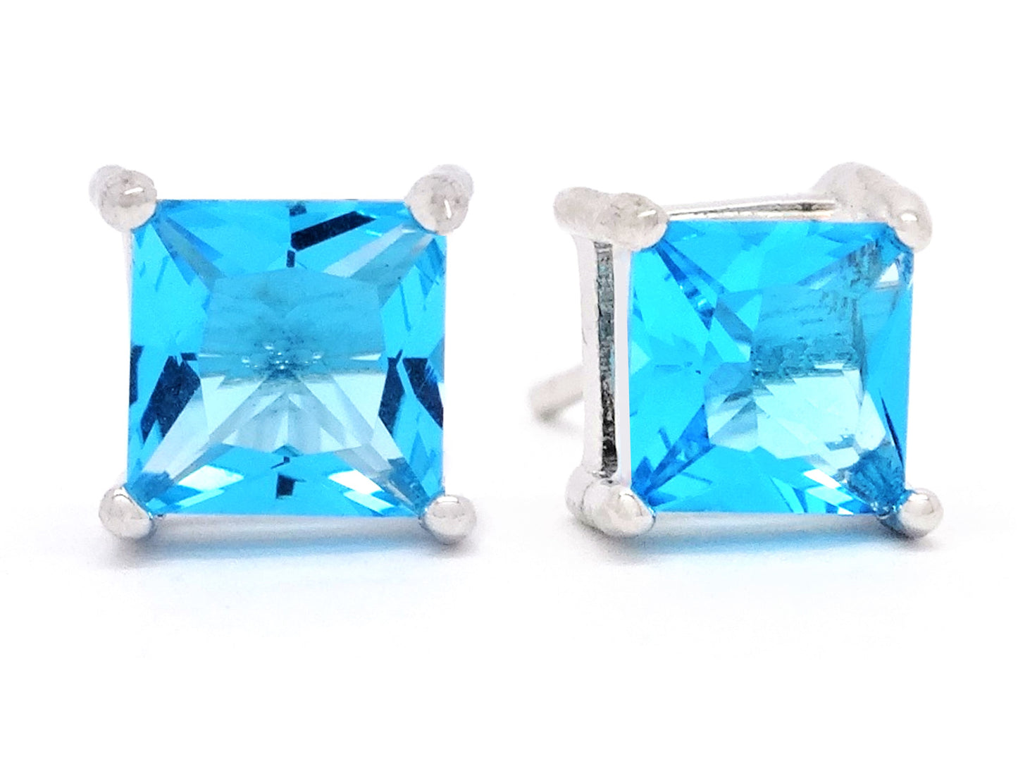 Blue princess stud earrings MAIN