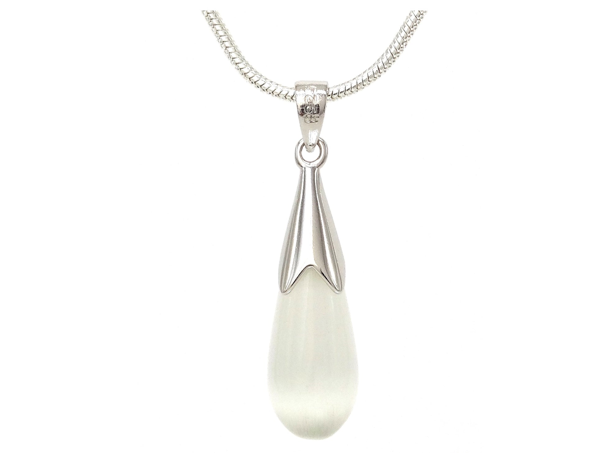 White moonstone fall silver necklace