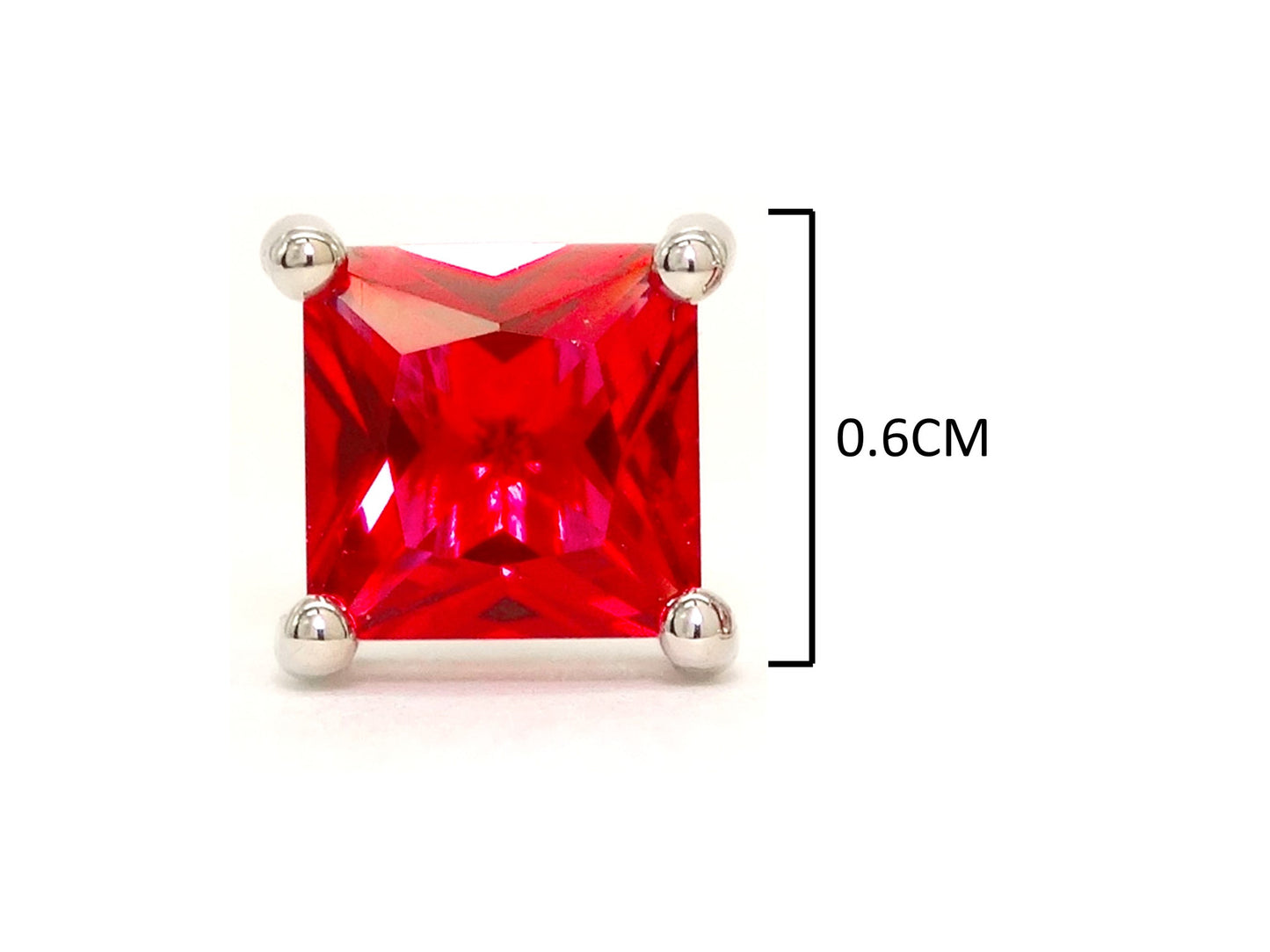 Fire red princess stud earrings MEASUREMENT