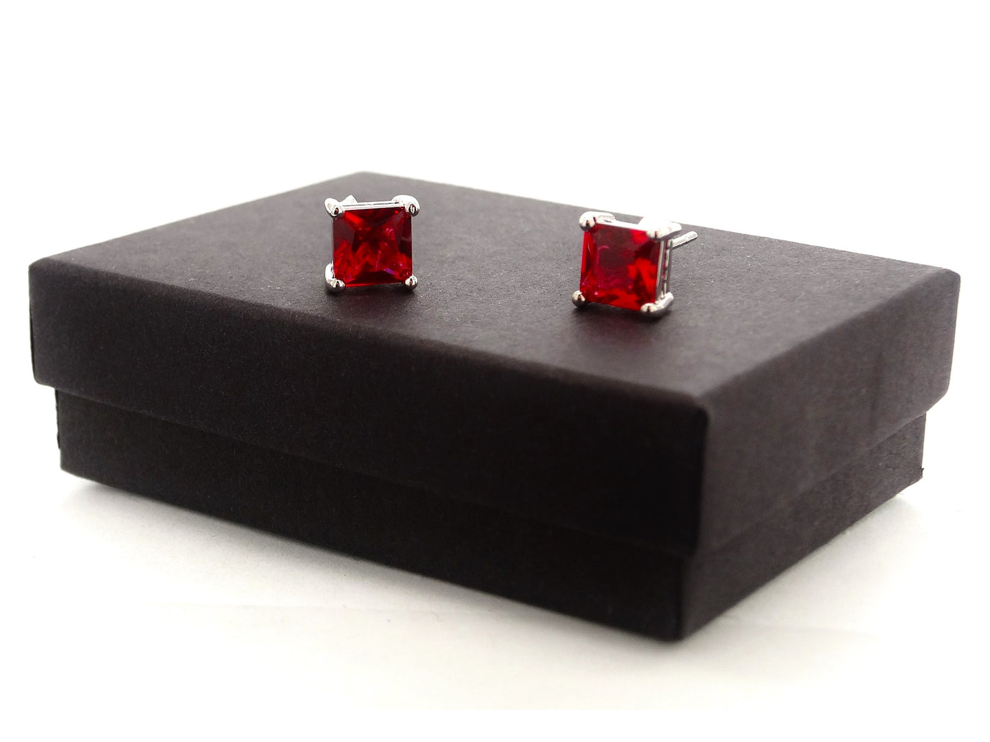 Fire red princess stud earrings GIFT BOX