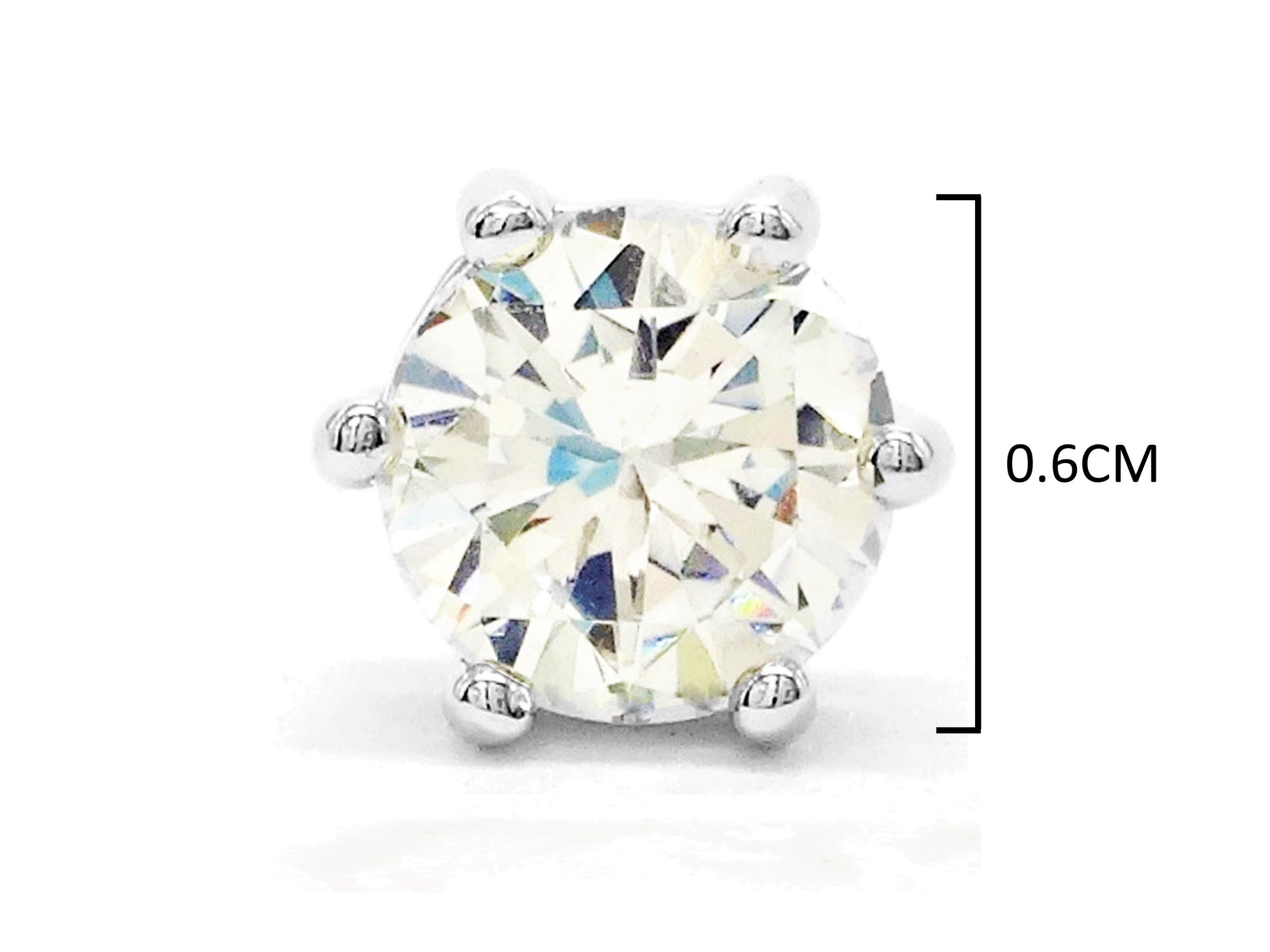 Clear gem silver stud earrings MEASUREMENT