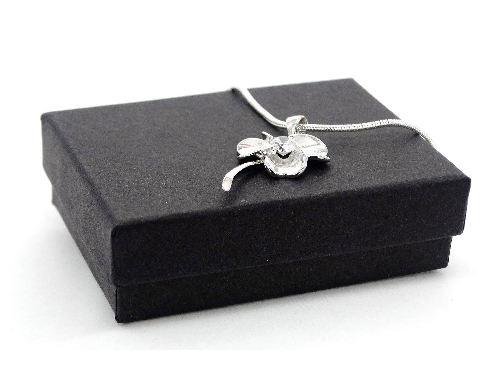 Silver flower white gem necklace GIFT BOX