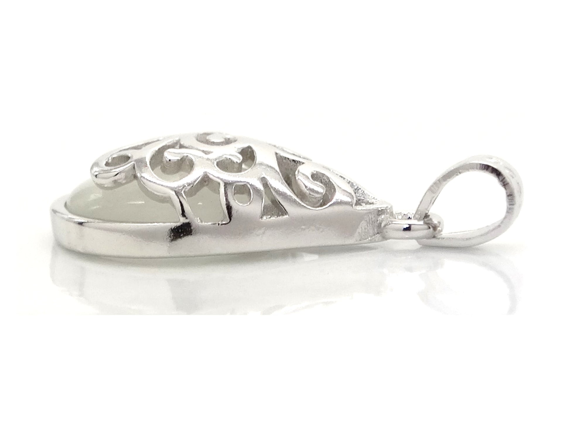 Decorated white moonstone necklace SIDE
