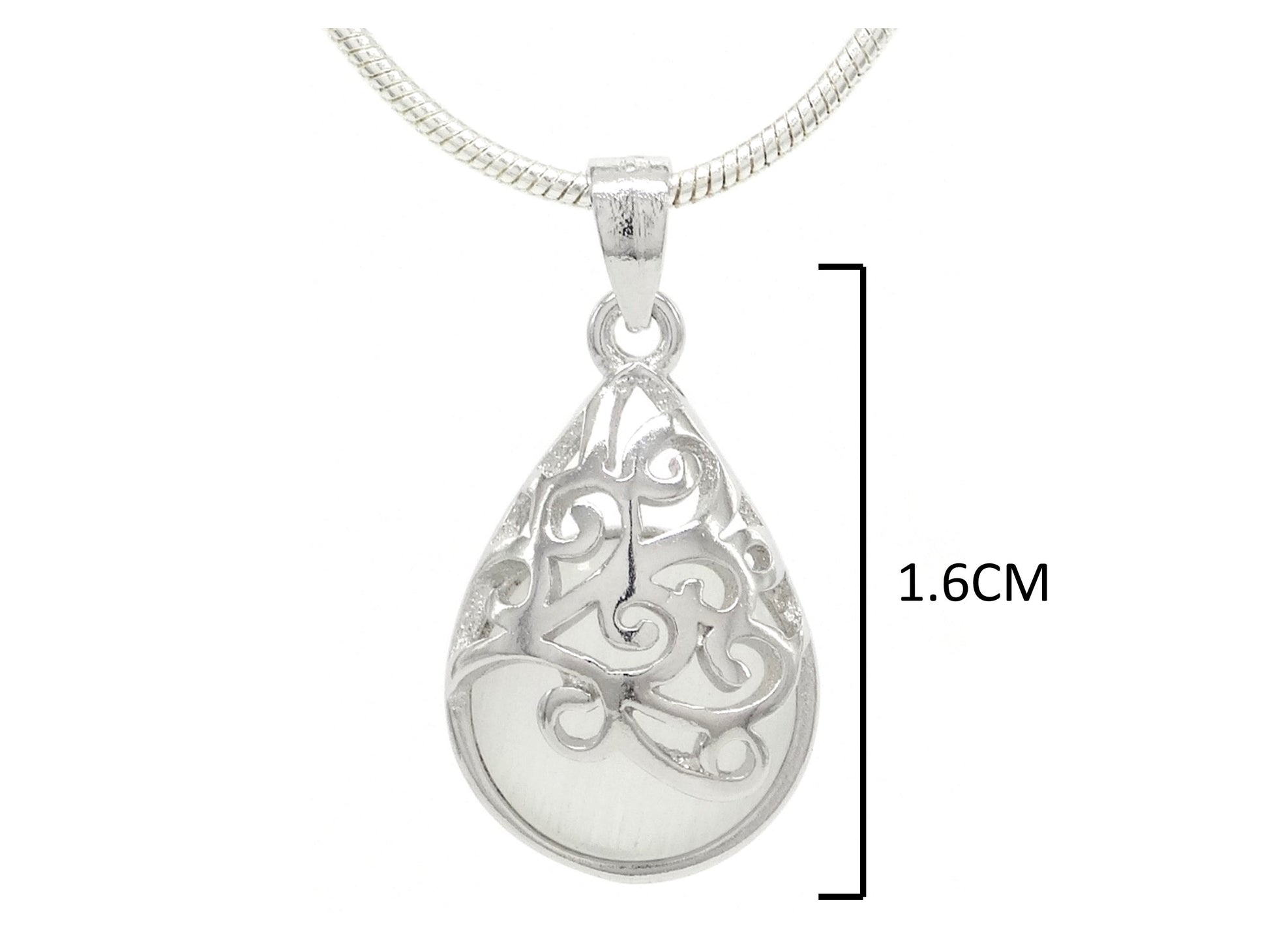 Decorated white moonstone necklace MEASUREMENT