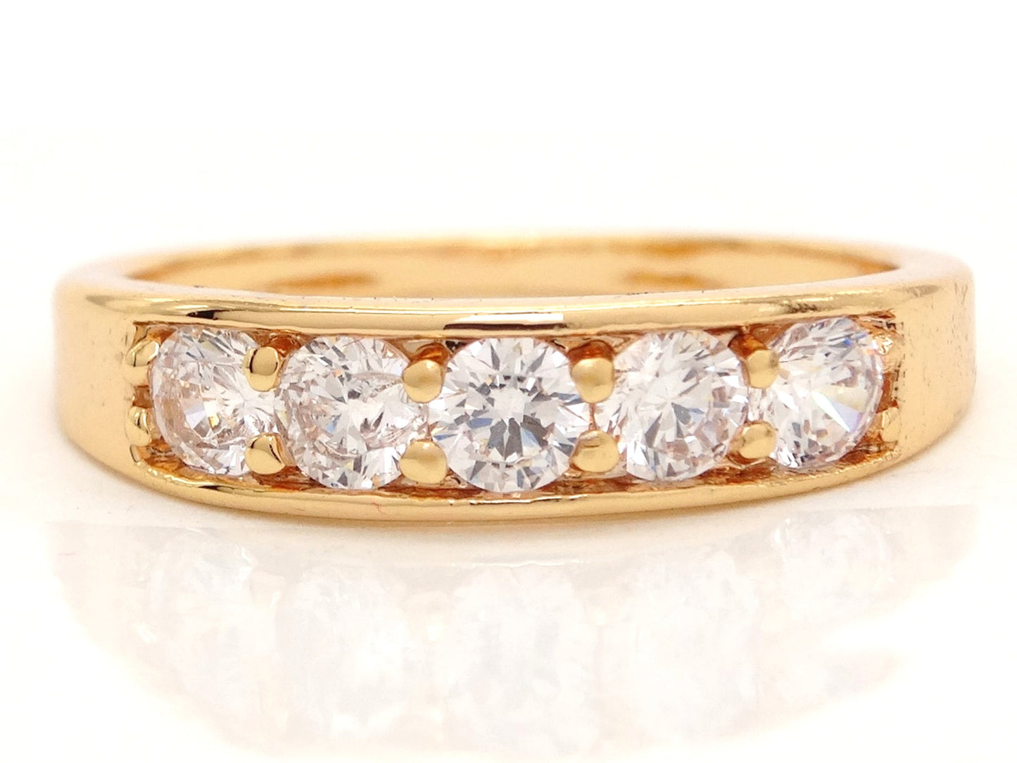 Thick gold gemstone ring
